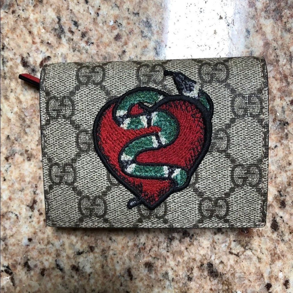 AUTHENTIC LIMITED EDITION GUCCI 🎉🎉🎉🎉